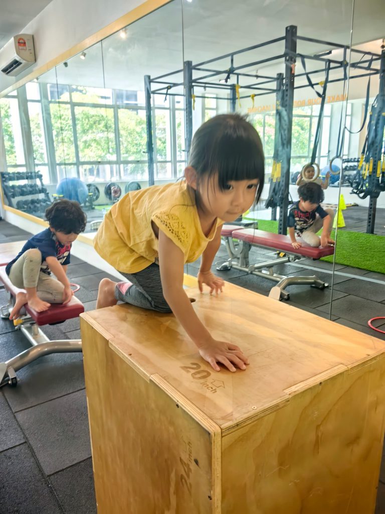 3328caca-1ba8-4cbe-b3d9-02f333fc32b3-kinetic-omni